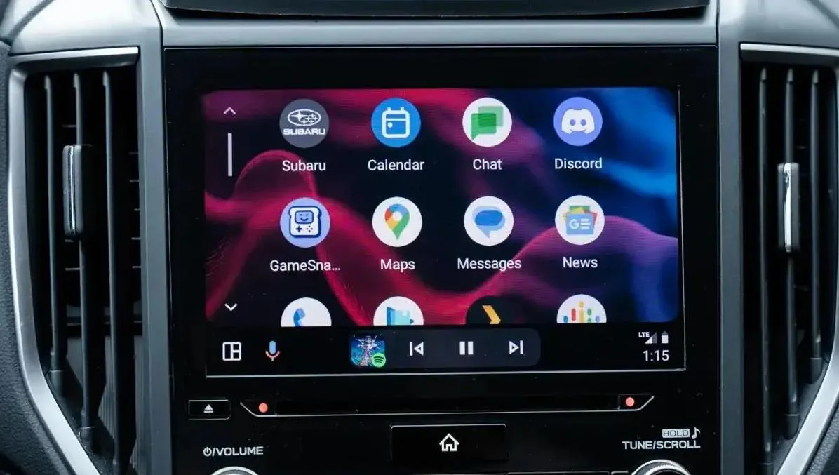 谷歌Google升级Android Auto：新增“P”角标和AI信息摘要功能