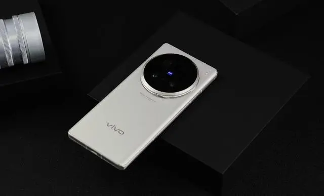 口袋里的私人摄像师：vivo X100 Ultra影像旗舰深度体验